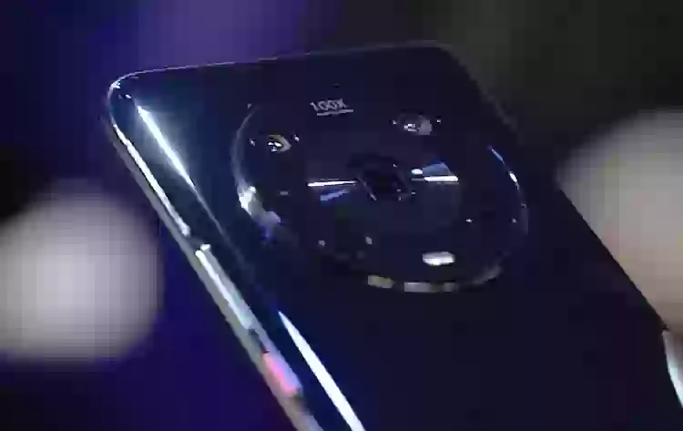 3 самых смелых телефона на сегодняшний день. Сравним топовые Honor, Samsung и OPPO
